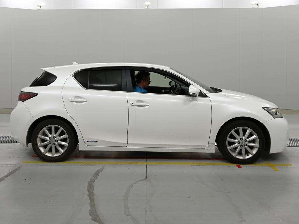 LEXUS CT200H