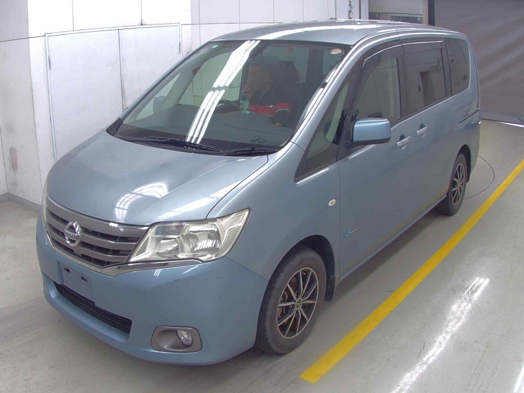 NISSAN SERENA