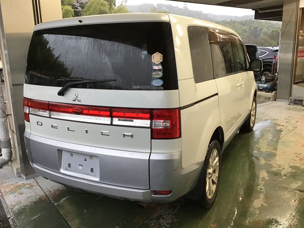MITSUBISHI DELICA D:5