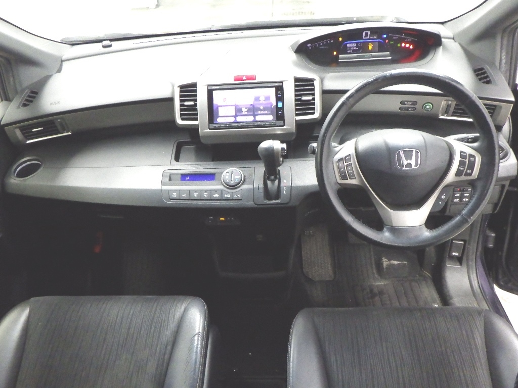 HONDA FREED SPIKE