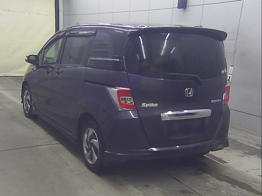 HONDA FREED SPIKE