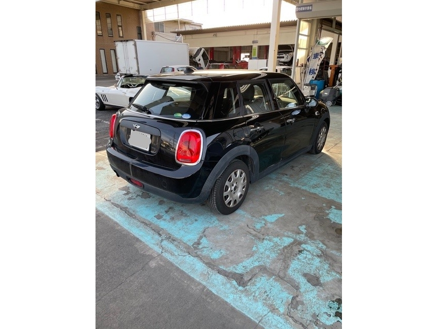 MINI HATCH