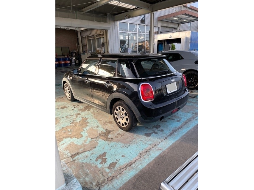 MINI HATCH