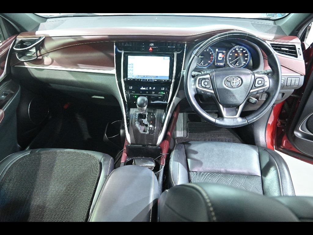 TOYOTA HARRIER