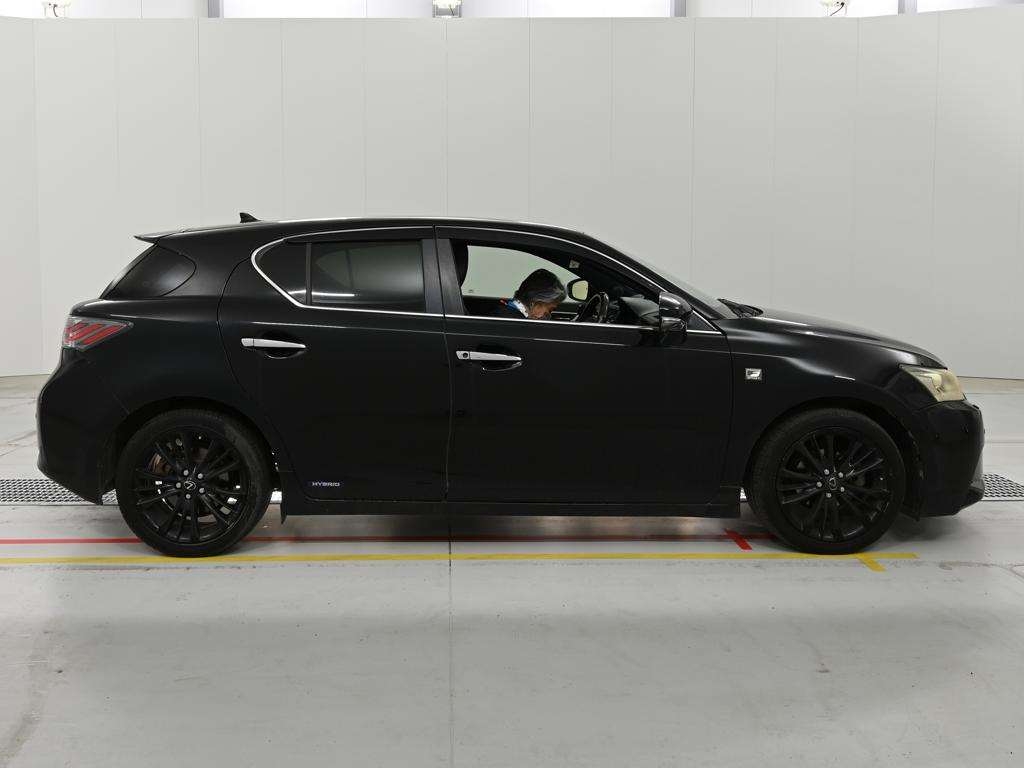 LEXUS CT200H