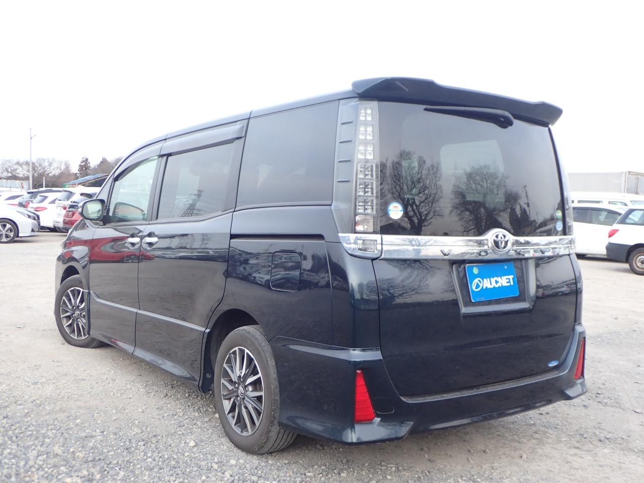 TOYOTA VOXY