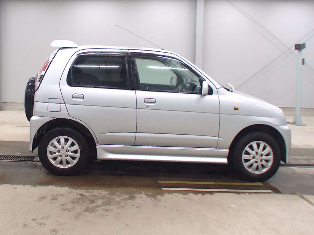 DAIHATSU TERIOS KID
