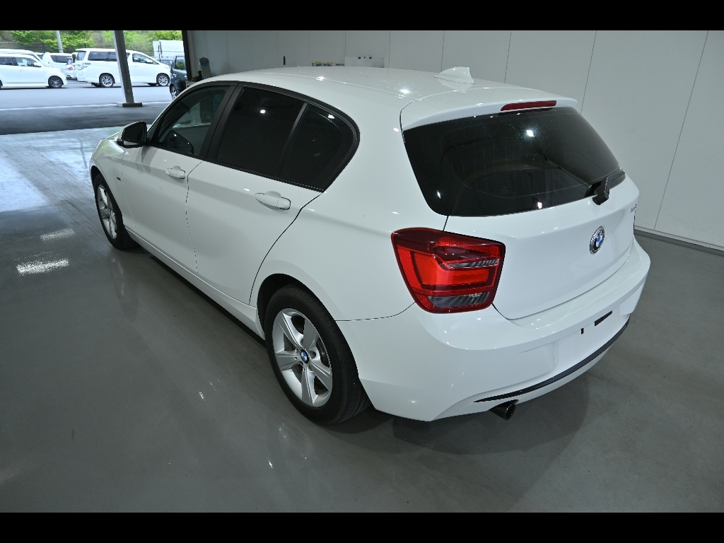BMW 1-SERIES