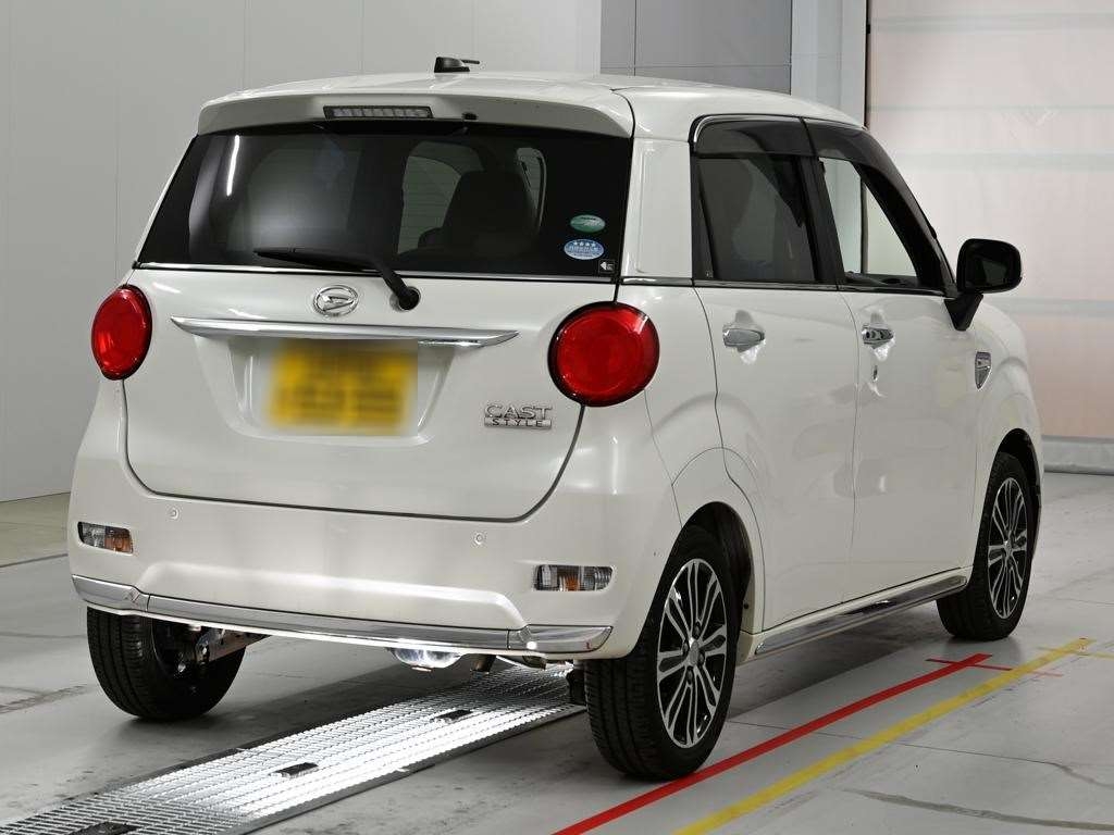 DAIHATSU CAST