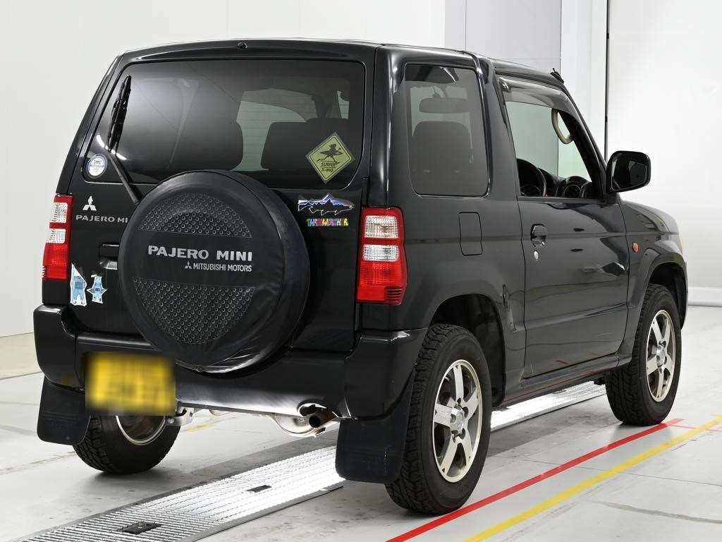 MITSUBISHI PAJERO MINI