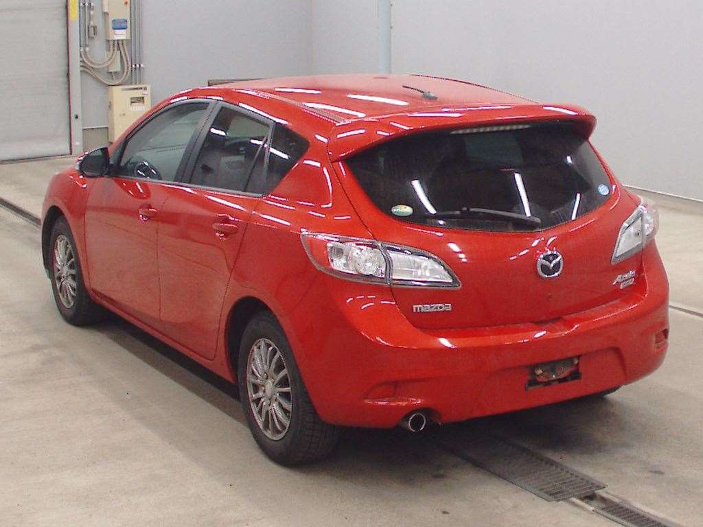 MAZDA AXELA