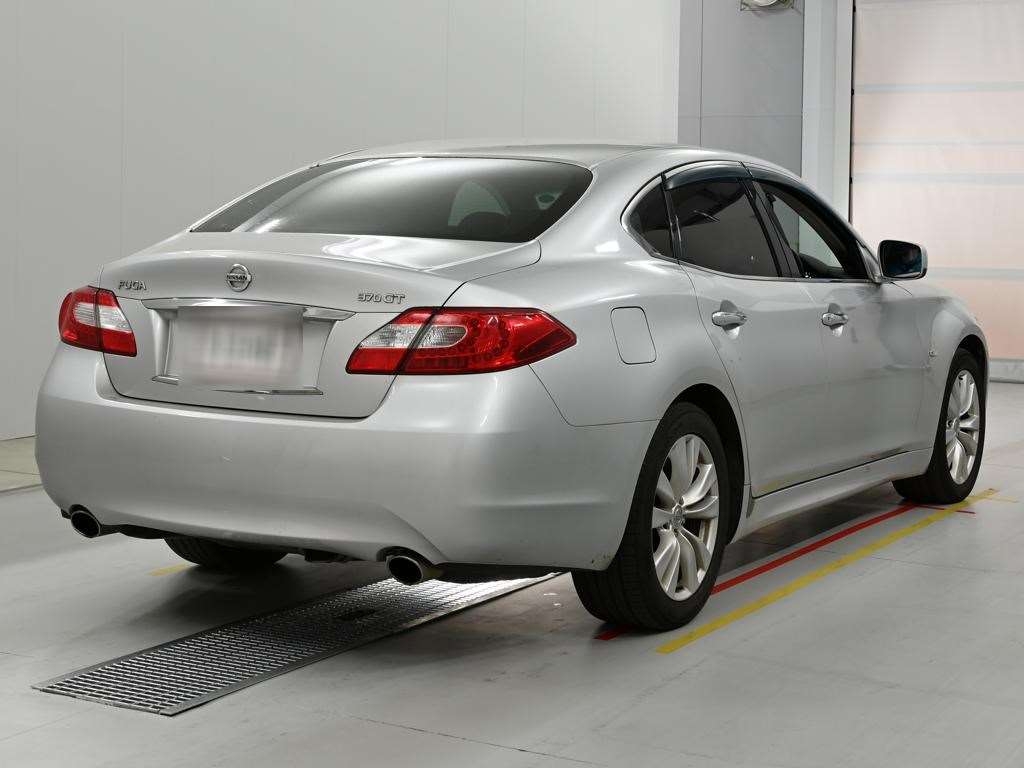 NISSAN FUGA