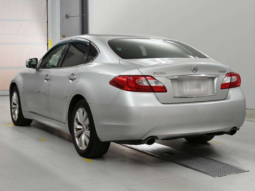 NISSAN FUGA
