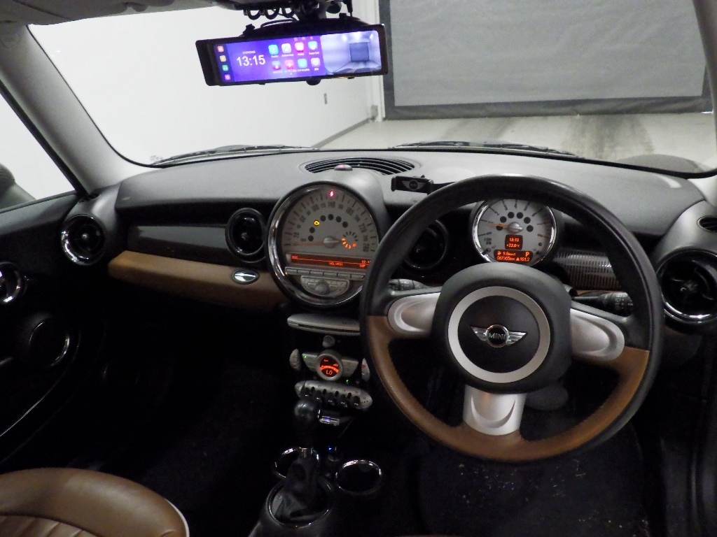MINI HATCH