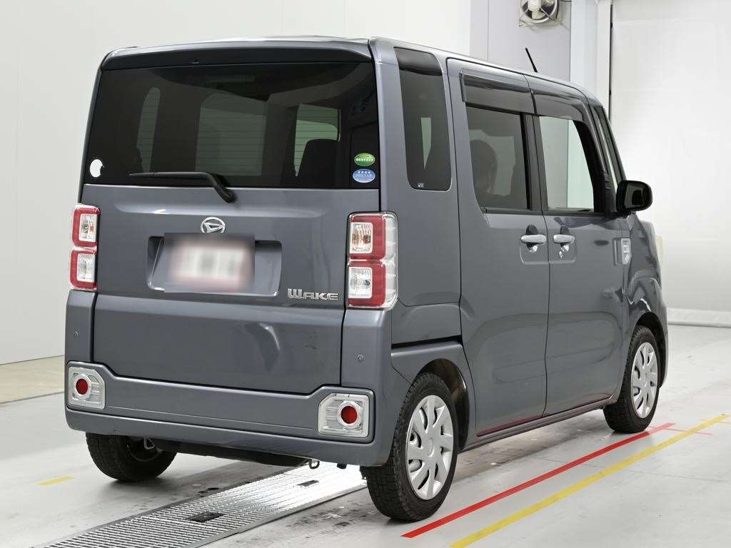 DAIHATSU WAKE