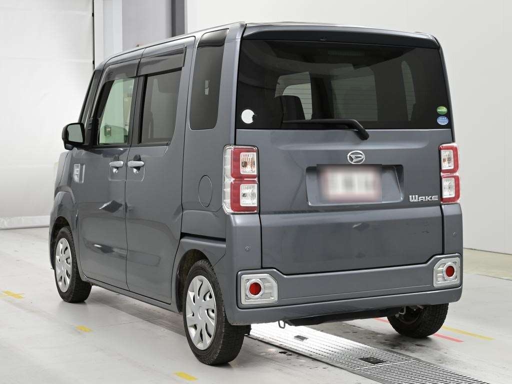 DAIHATSU WAKE