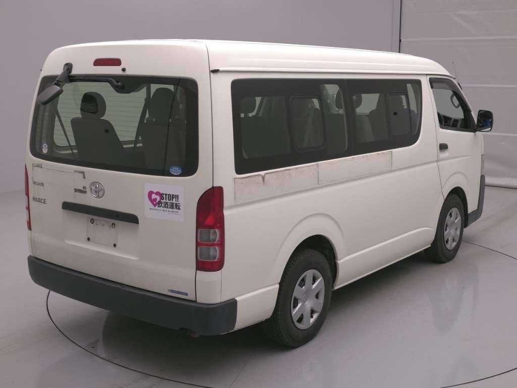TOYOTA HIACE