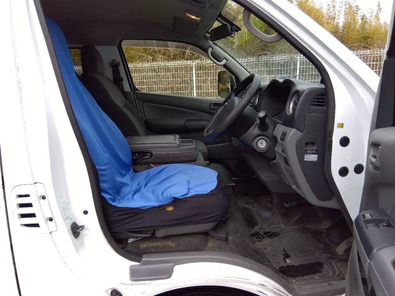 NISSAN NV350 CARAVAN