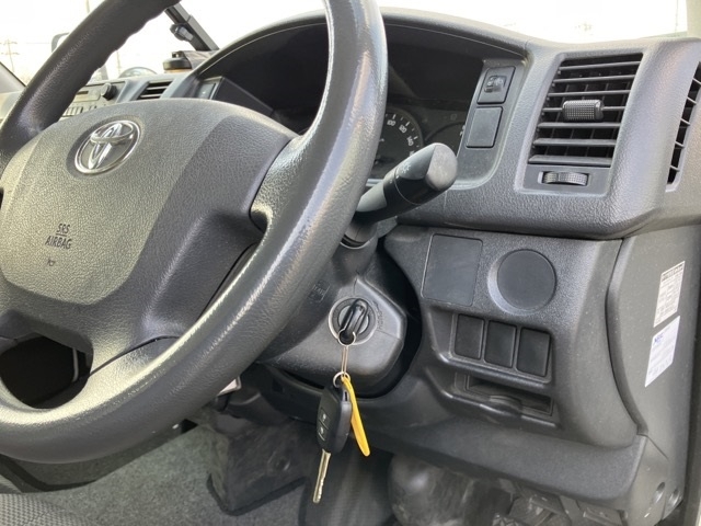 TOYOTA REGIUS ACE