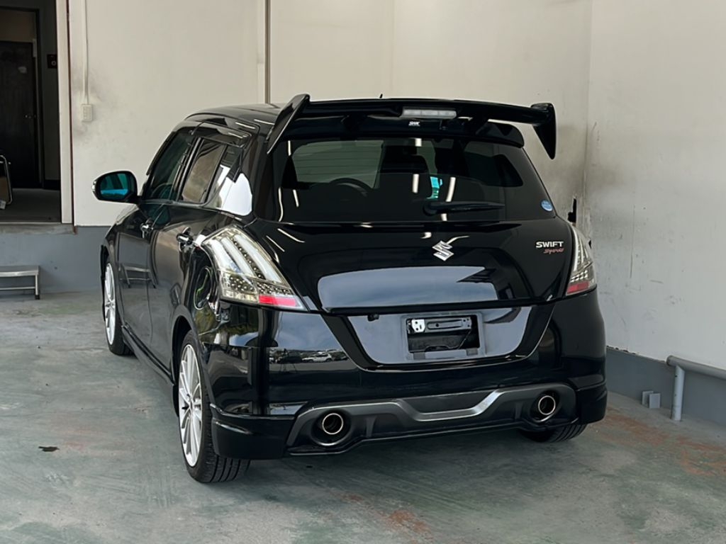 SUZUKI SWIFT