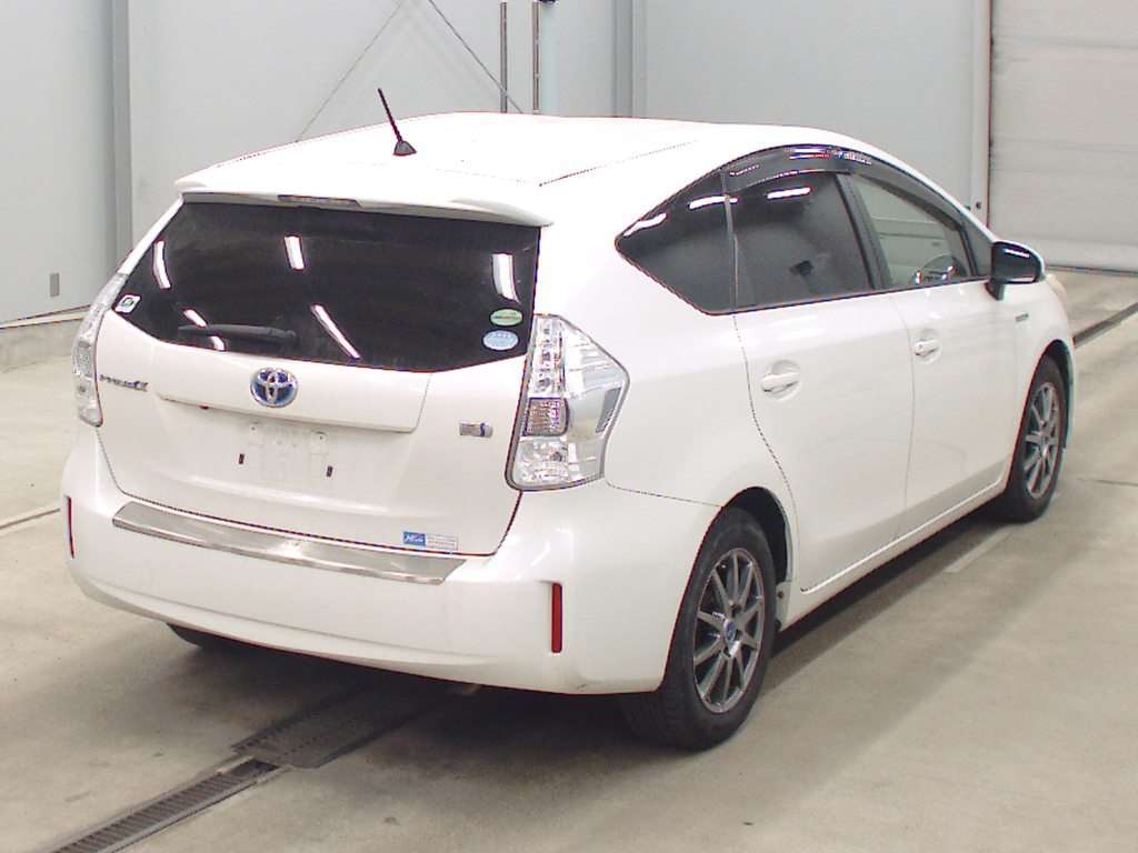 TOYOTA PRIUS ALPHA