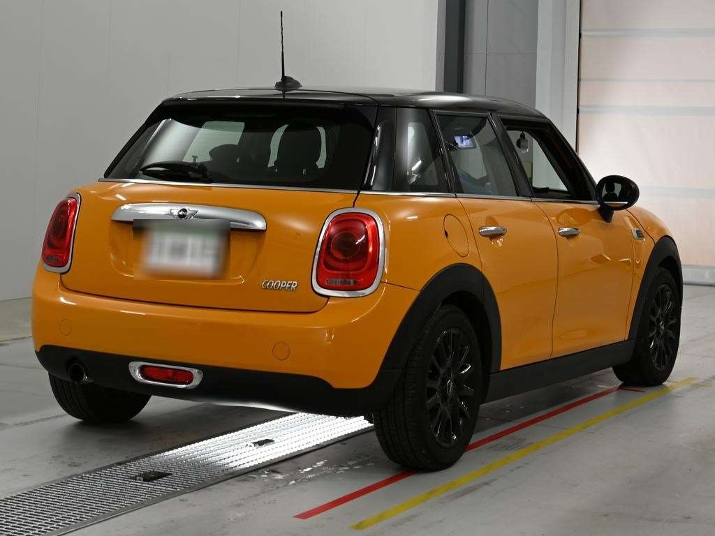 MINI HATCH