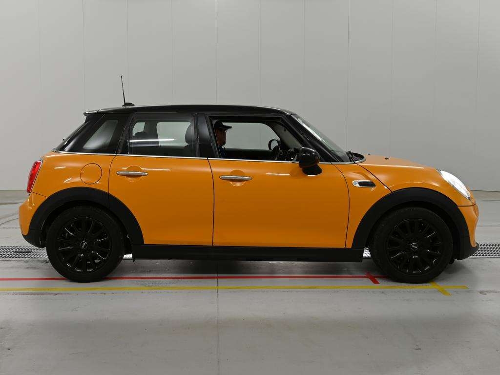 MINI HATCH