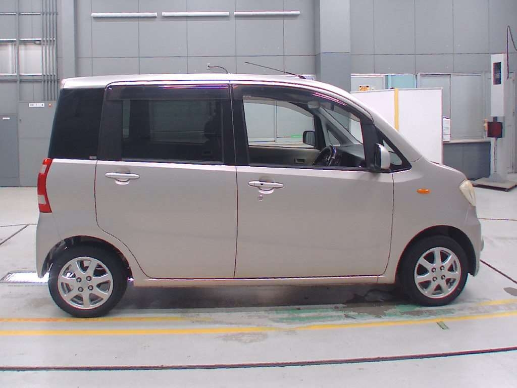 DAIHATSU TANTO EXE