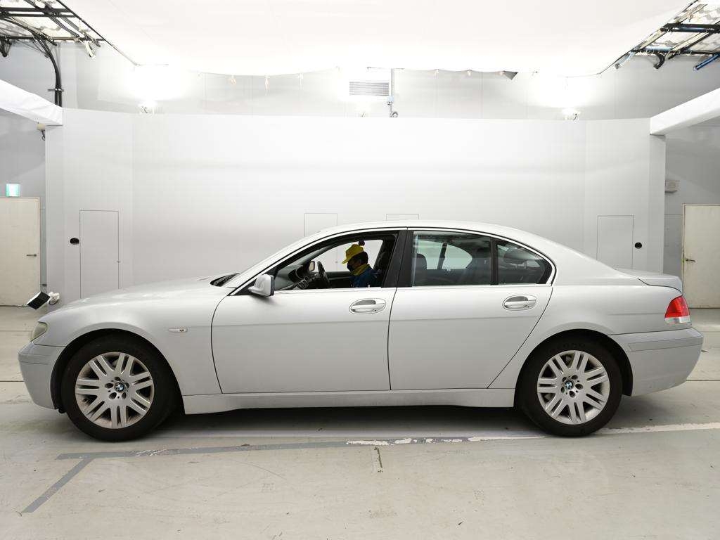 BMW 7-SERIES
