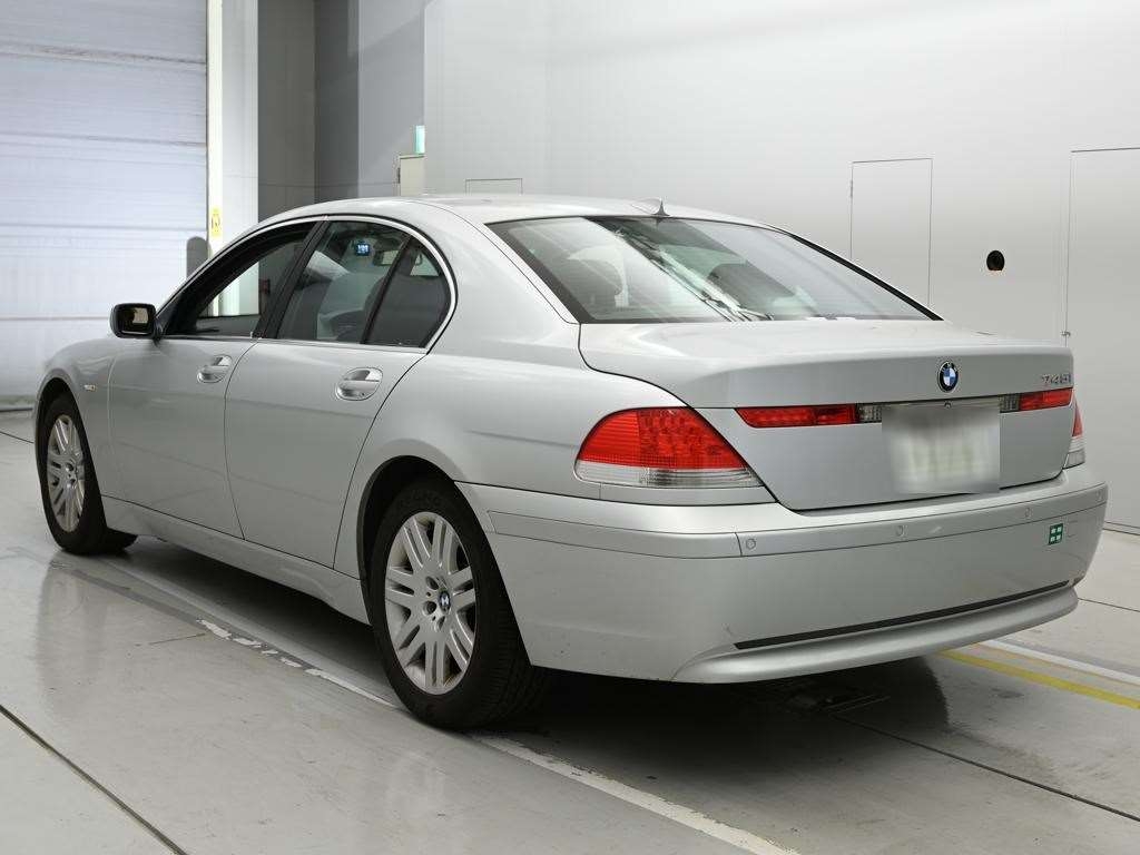 BMW 7-SERIES