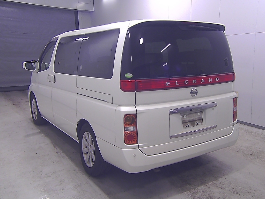 NISSAN ELGRAND