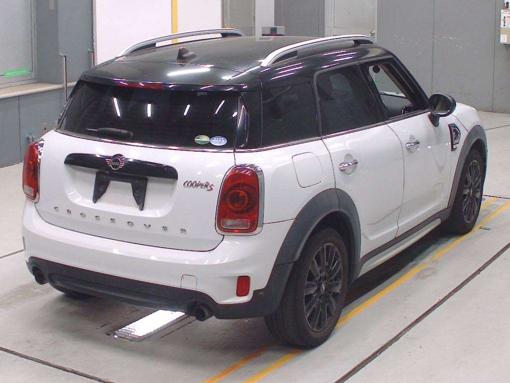 MINI CROSSOVER