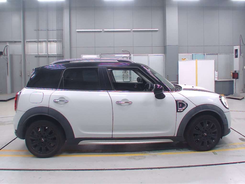 MINI CROSSOVER