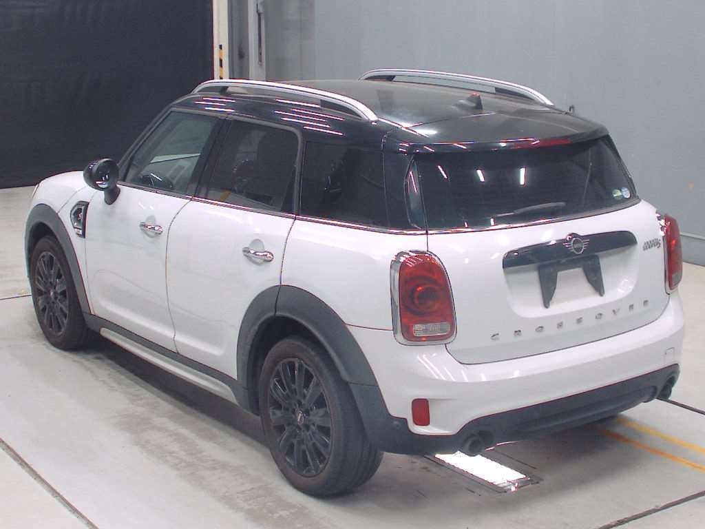 MINI CROSSOVER