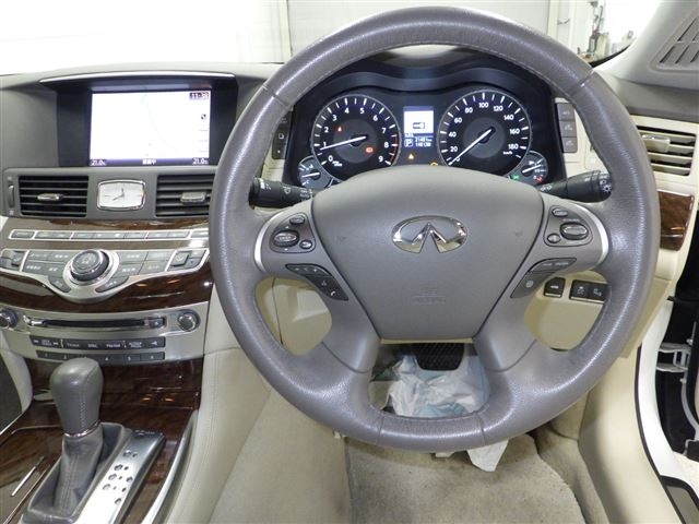 NISSAN FUGA