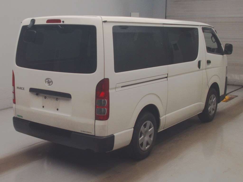 TOYOTA REGIUS ACE