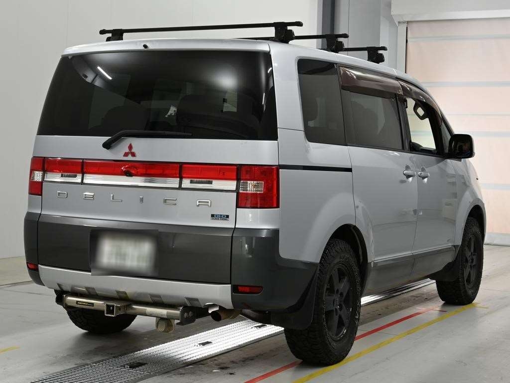 MITSUBISHI DELICA D:5