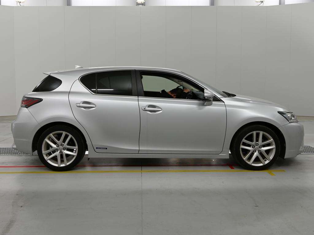 LEXUS CT200H