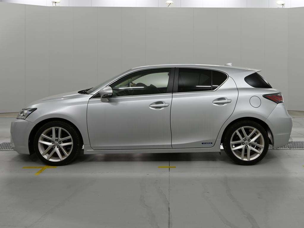 LEXUS CT200H