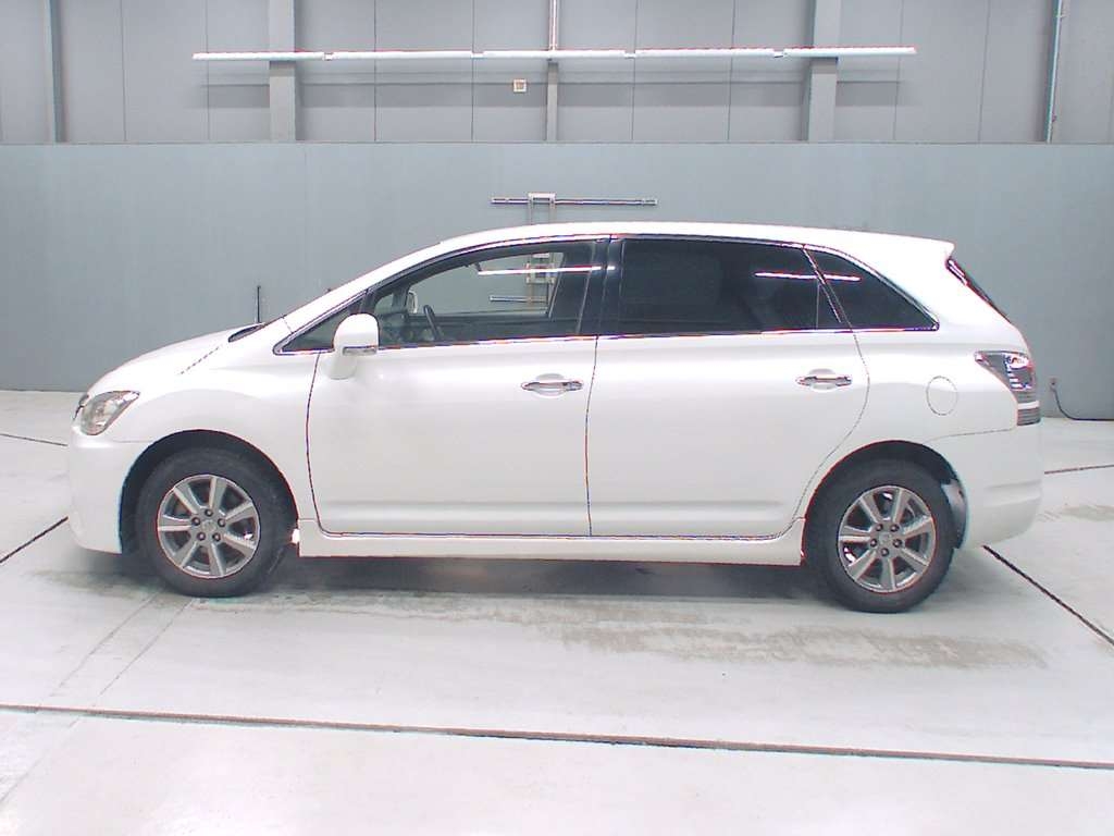 TOYOTA MARK X ZIO