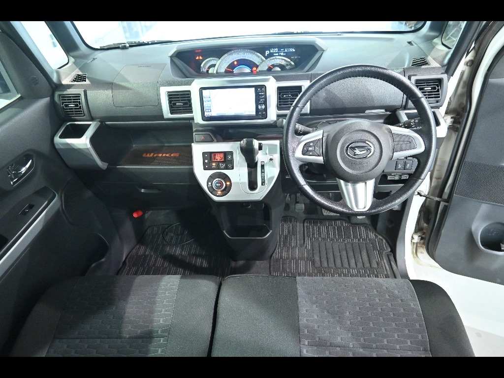 DAIHATSU WAKE