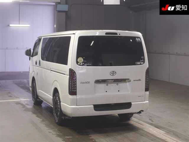 TOYOTA REGIUS ACE