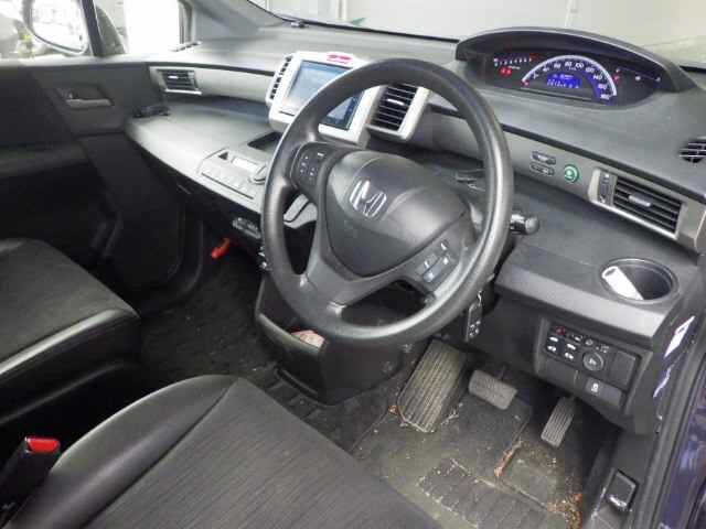HONDA FREED SPIKE