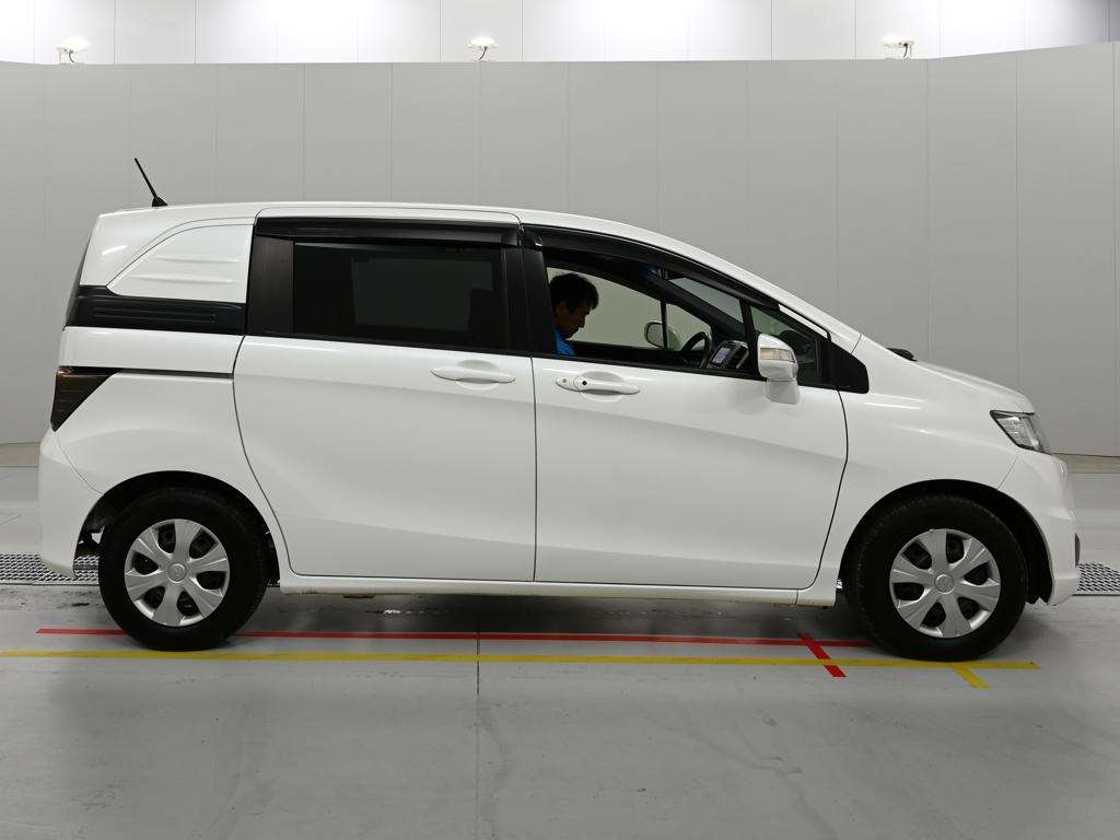 HONDA FREED SPIKE