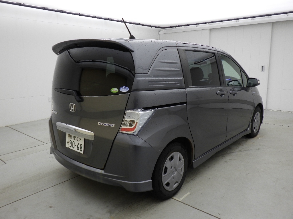 HONDA FREED SPIKE