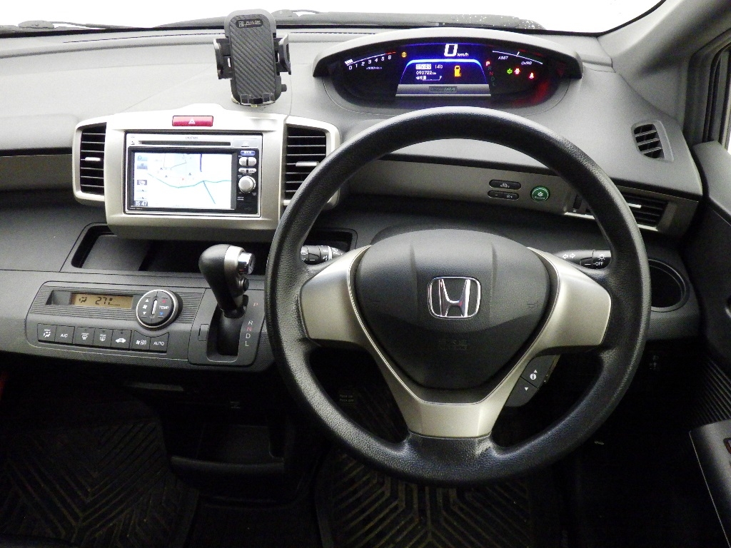 HONDA FREED SPIKE