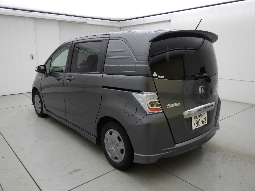 HONDA FREED SPIKE