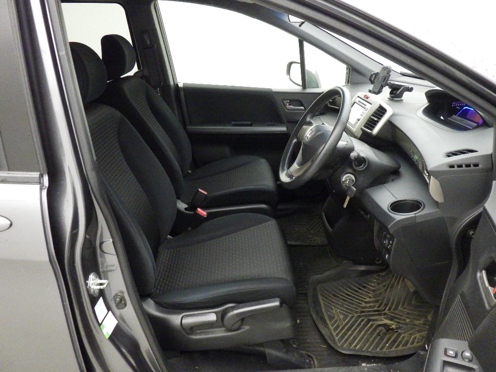 HONDA FREED SPIKE