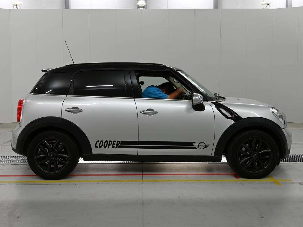 MINI CROSSOVER