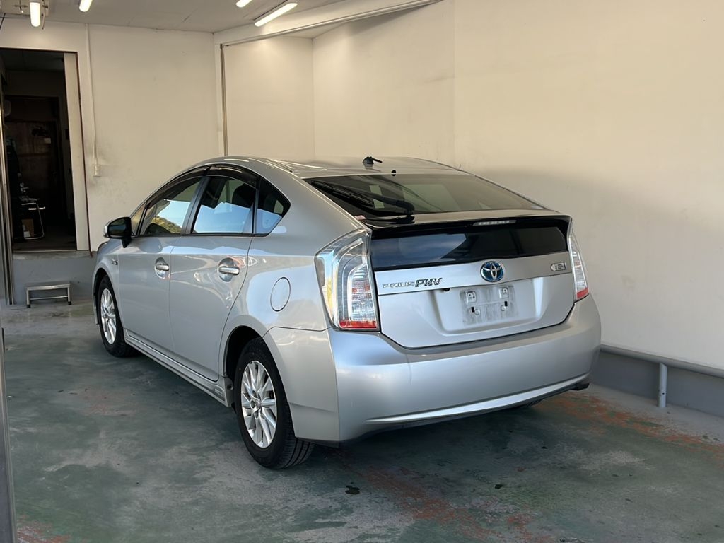 TOYOTA PRIUS PHV